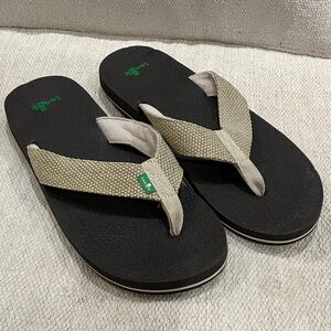 Sanuk men’s size 11 foam Black and beige Sandals